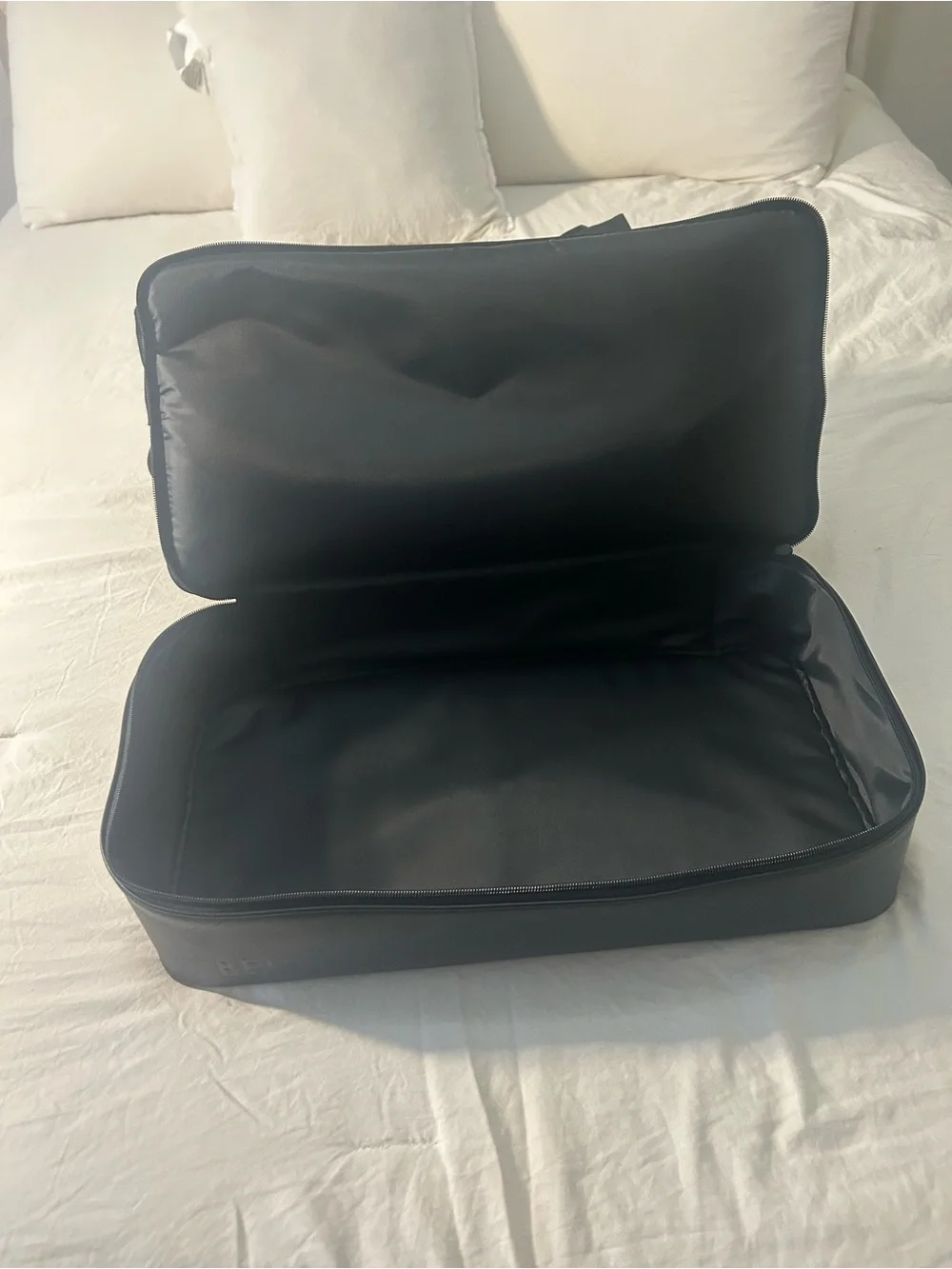 BEIS sleek travel